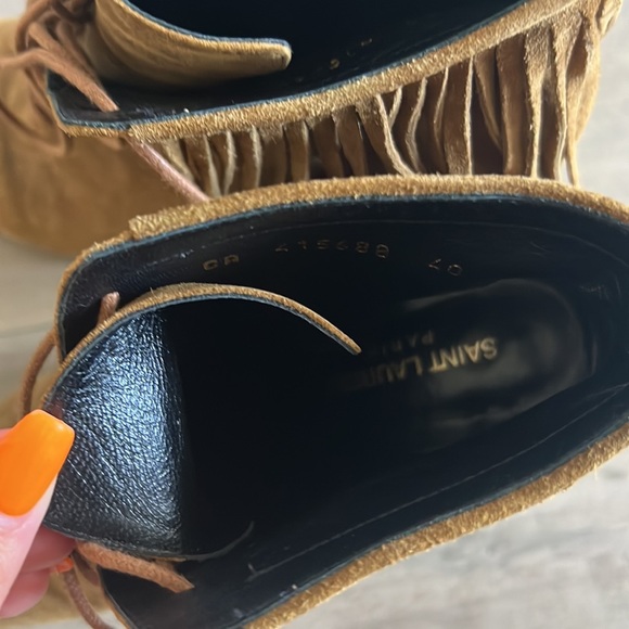 Saint Laurent size 40 boots with fringe detail. - Picture 5 of 6